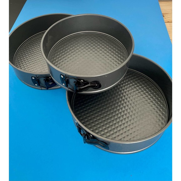 Wilton Perfect Results Springform Cake Pan Set 3-Piece - Picture 1 of 8